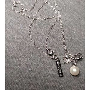 Vantel Pearls Tie the Knot Earring & Necklace Set - NEW